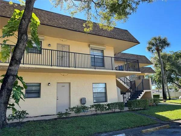$2,000 | 200 Gate Road, Unit 207, Hollywood, FL 33024