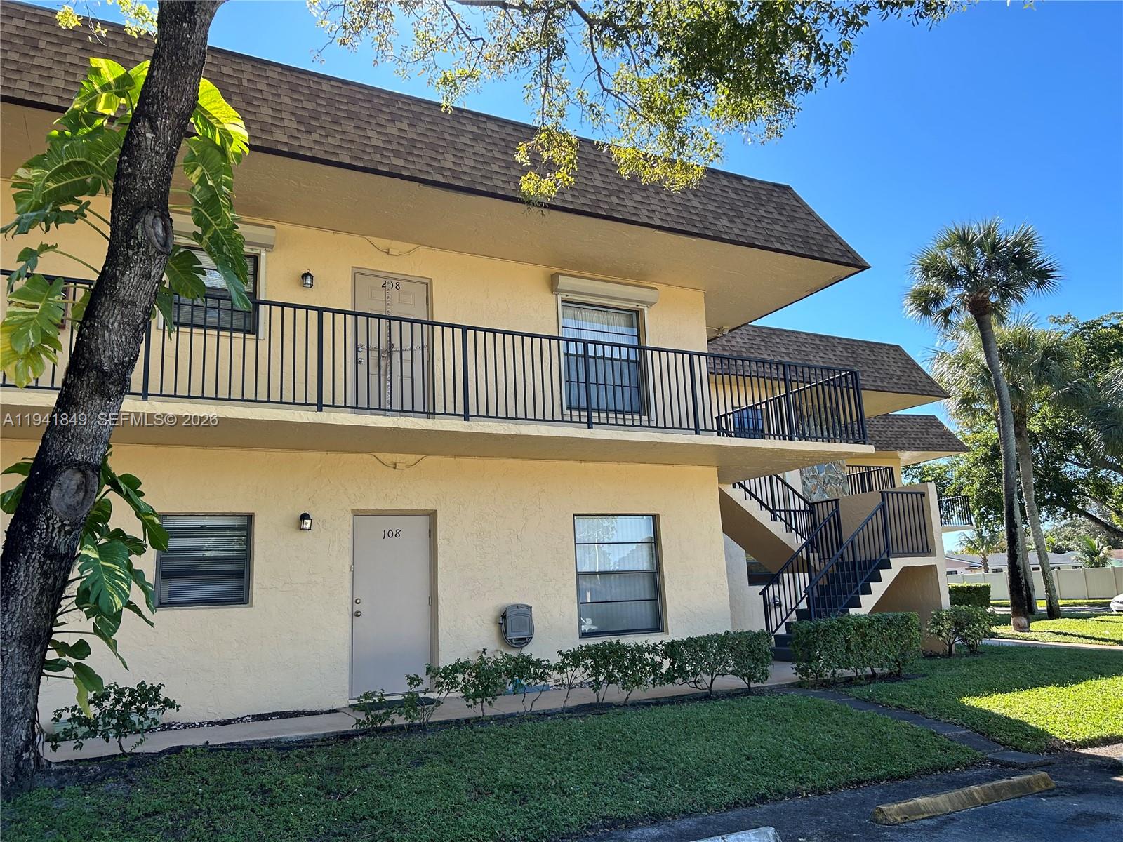 200 Gate Road, Unit 207 Hollywood, FL 33024 - Photo 5 of 38