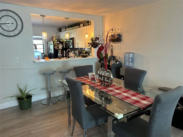 $2,000 | 200 Gate Road, Unit 207, Hollywood, FL 33024