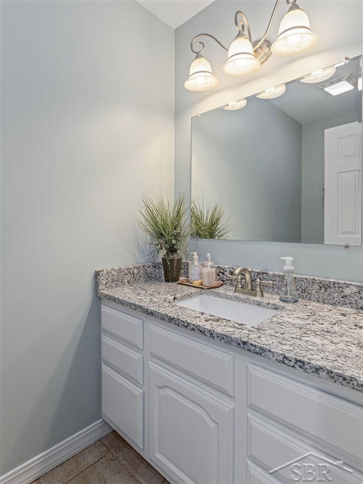 12752 West Ridge Circle Freeland, MI 48623 - Photo 18 of 39 50049992-17.JPG