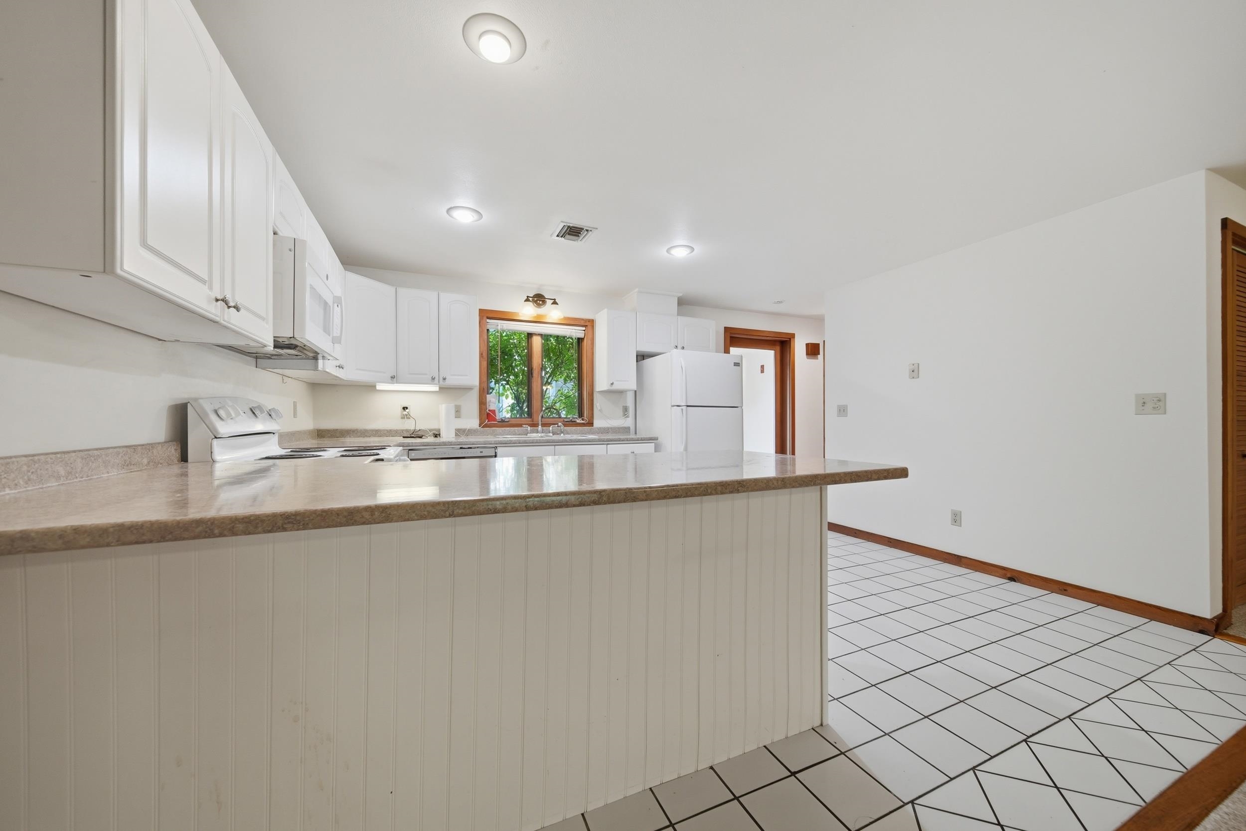 13 Hampton Towne Estates Hampton, NH 03842 - Photo 5 of 48
