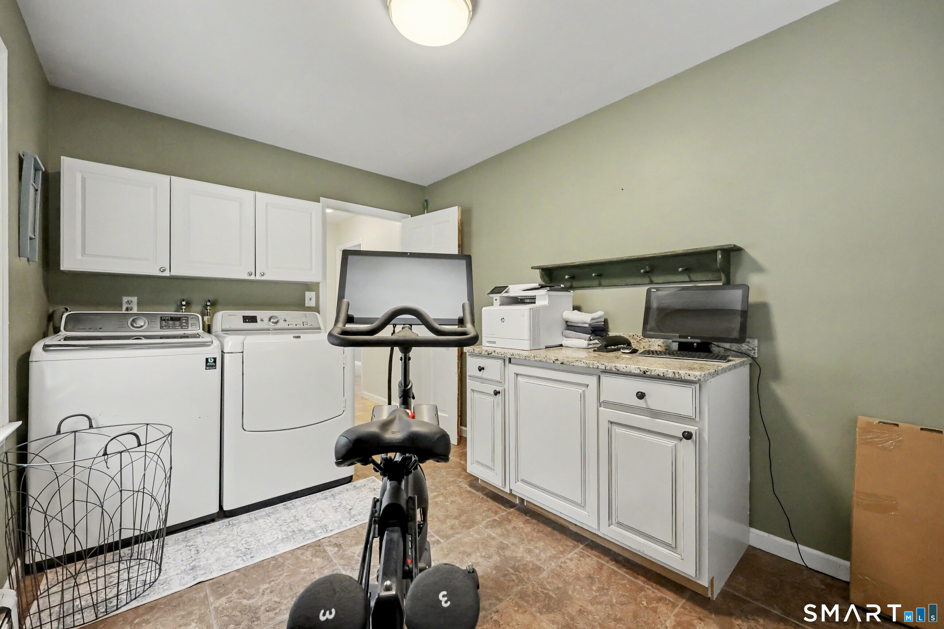 29 Pleasant View Road New Milford, CT 06776 - Photo 21 of 40 Laundry room on main level