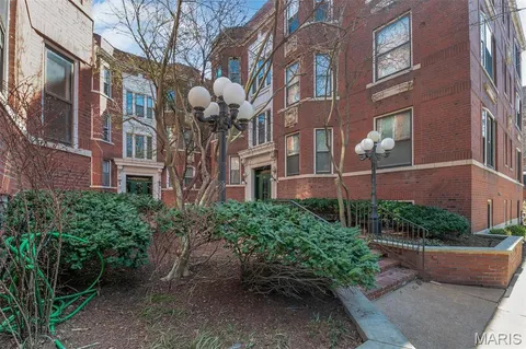 $289,900 | 378 North Taylor Avenue, Unit 3E, St. Louis, MO 63108