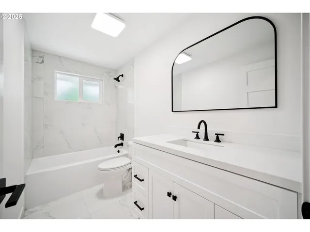 $559,999 | 3250 Southwest Binford Lake Parkway, Gresham, OR 97080