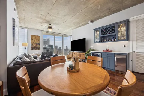 $925,000 | 360 Nueces Street, Unit 4009, Austin, TX 78701