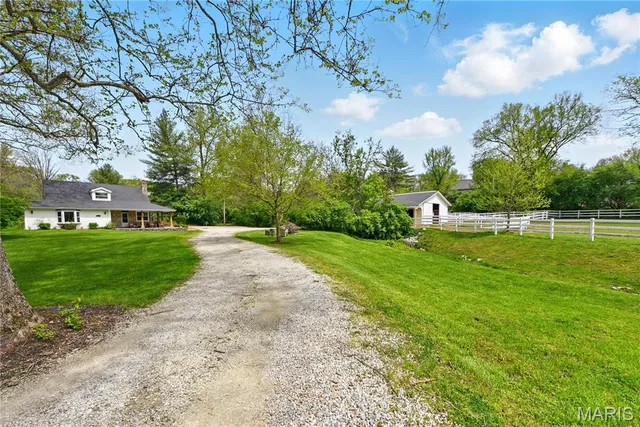 $3,000,000 | 1004 Weidman Road, Chesterfield, MO 63017