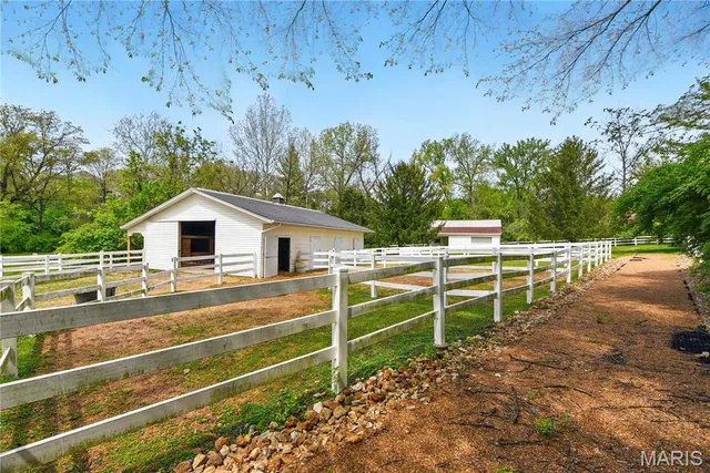 $3,000,000 | 1004 Weidman Road, Chesterfield, MO 63017