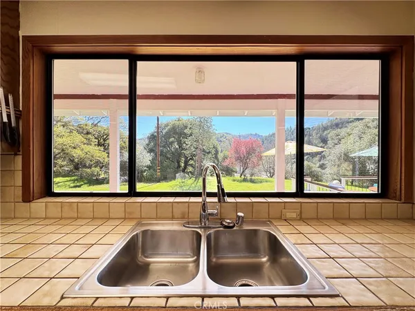 $830,000 | 1800 Boonville Road, Ukiah, CA 95482