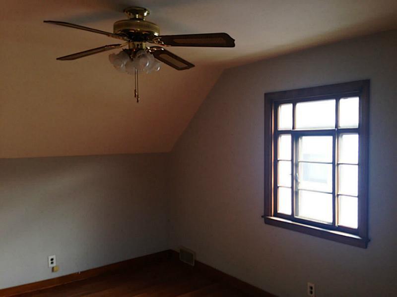 1136 9th Street McKees Rocks, PA 15136 - Photo 10 of 17 Bedroom.