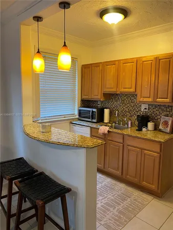 $2,100 | 119 Northeast 7th Avenue, Unit 8, Delray Beach, FL 33483