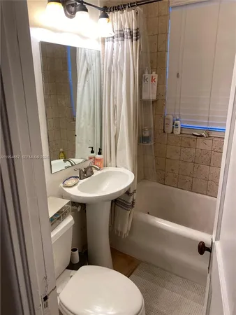 $2,100 | 119 Northeast 7th Avenue, Unit 8, Delray Beach, FL 33483