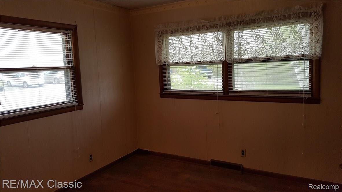 15400 Racho Boulevard Taylor, MI 48180 - Photo 12 of 20 20160510_083000.jpg