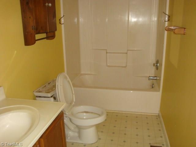465 Stanley Road Stokesdale, NC 27357 - Photo 6 of 13 Main bath