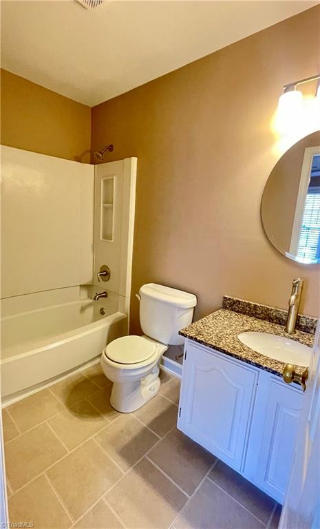 4536 Hamptonshire Drive Raleigh, NC 27613 - Photo 12 of 19 1st Prim EnSuite Spa w/ Shower/Tub Combo