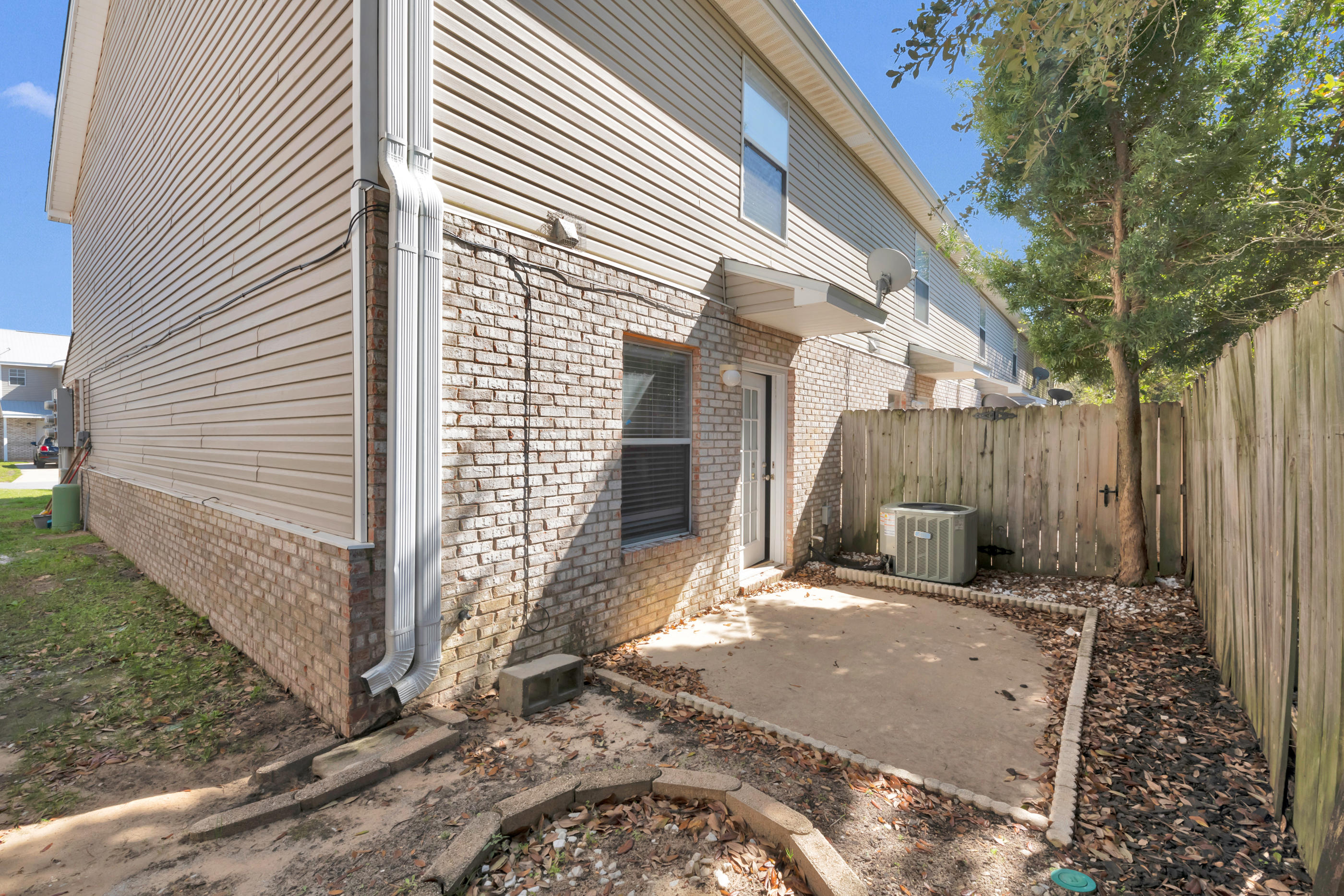502 Keystone Road Mary Esther, FL 32569 - Photo 16 of 16 a backyard of a house