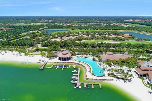 a street sign on the side of building