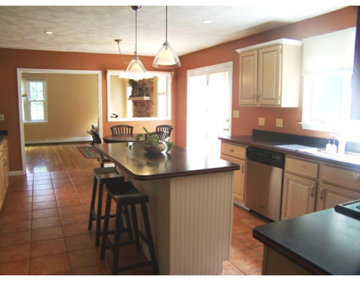 8 Ravens Bluff Andover, MA 01810 - Photo 4 of 20
