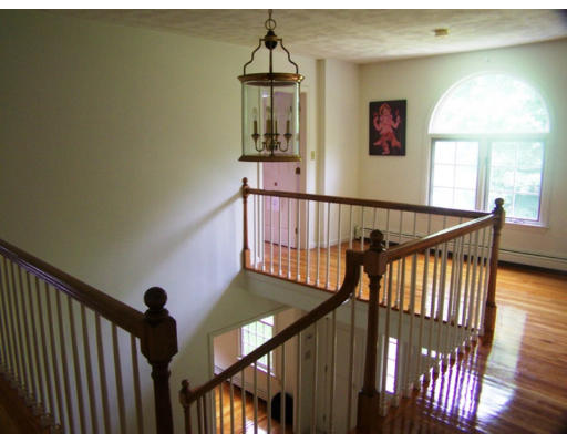 8 Ravens Bluff Andover, MA 01810 - Photo 10 of 20