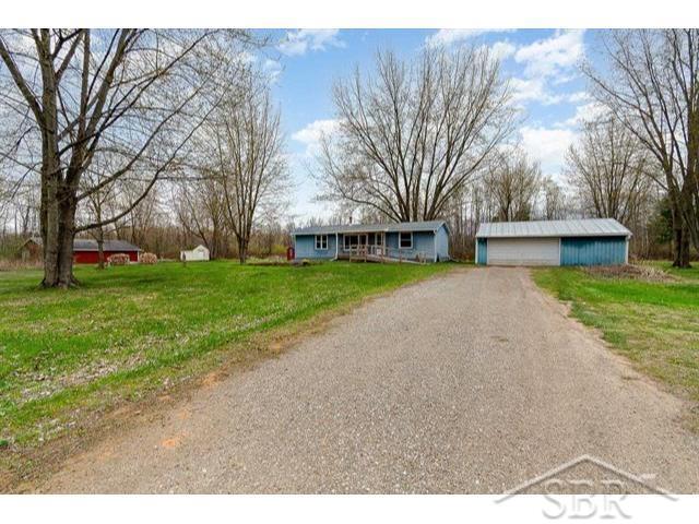 975 West Townline 16 Road Pinconning, MI 48650 - Photo 1 of 26 50182297-09fcc4f2-a13d-48f8-bdff-c99daff6aa1f.JPG