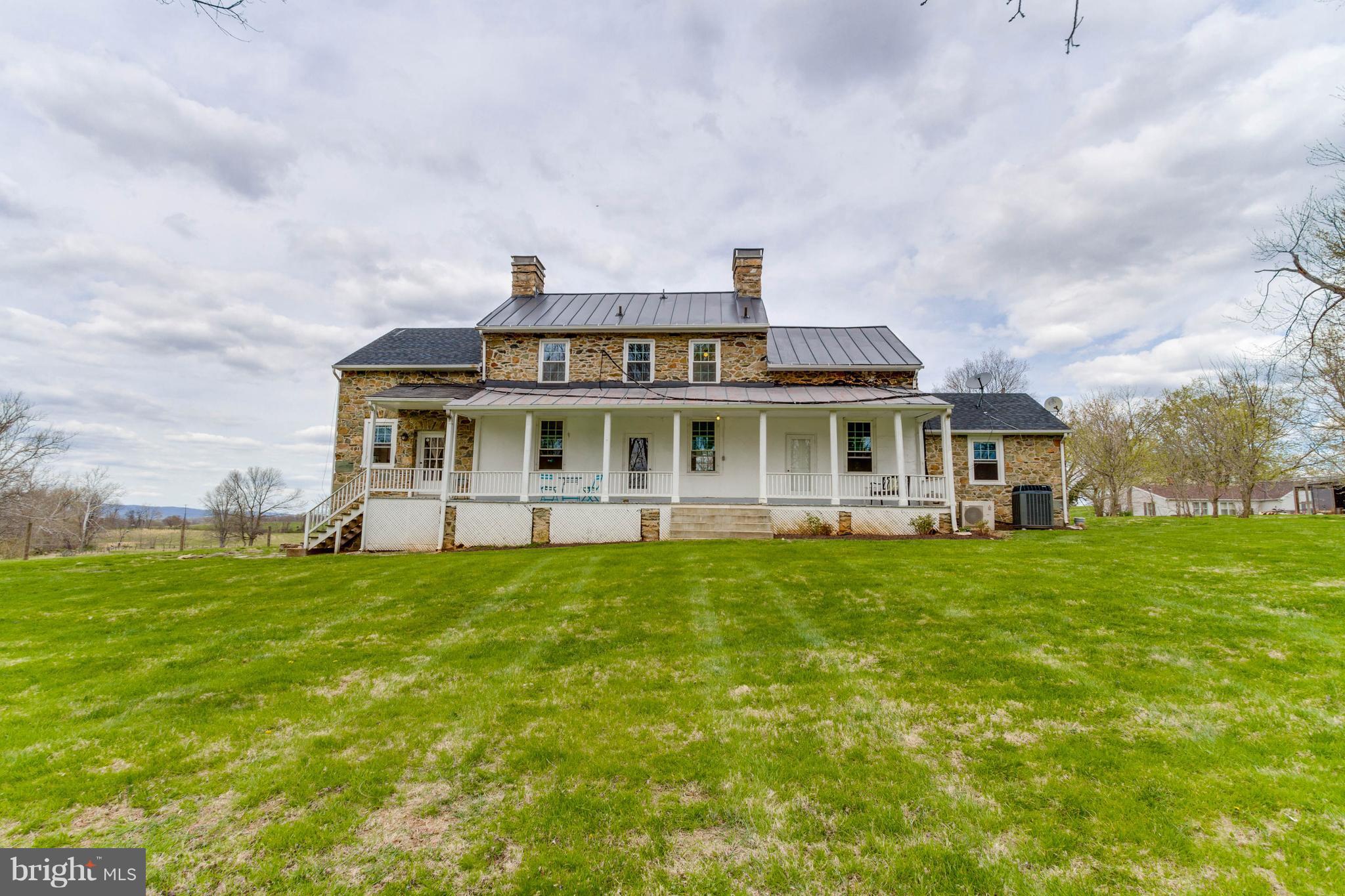 14872 Loyalty Road Waterford, VA 20197 - Photo 15 of 30 Exterior (Rear)