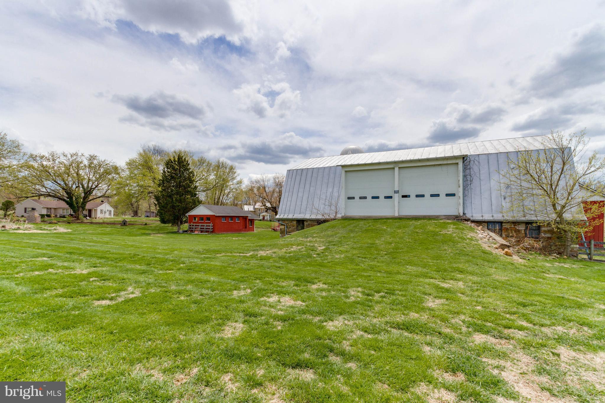 14872 Loyalty Road Waterford, VA 20197 - Photo 20 of 30 Exterior (Rear)