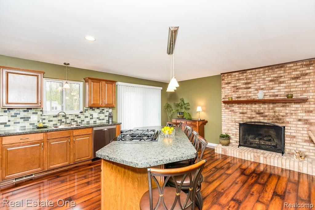 1776 Alsdorf Avenue Rochester Hills, MI 48309 - Photo 6 of 27