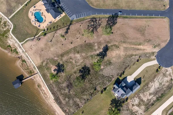$700,000 | 7024 Lakeshore Way, Malakoff, TX 75148