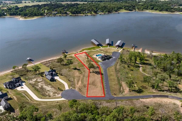 $700,000 | 7024 Lakeshore Way, Malakoff, TX 75148