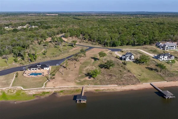 $700,000 | 7024 Lakeshore Way, Malakoff, TX 75148