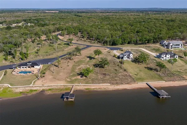 $700,000 | 7024 Lakeshore Way, Malakoff, TX 75148