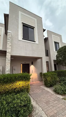 $2,775 | 947 Northeast 211th Street, Unit 947, Miami, FL 33179
