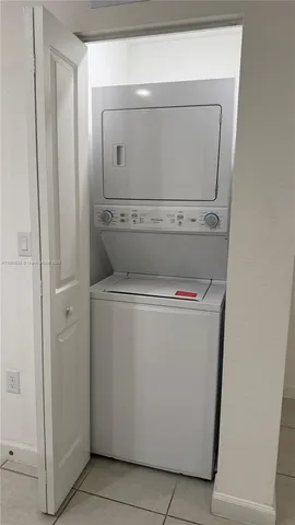 $2,850 | 947 Northeast 211th Street, Unit 947, Miami, FL 33179