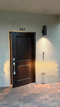 $2,775 | 947 Northeast 211th Street, Unit 947, Miami, FL 33179