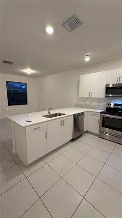 $2,775 | 947 Northeast 211th Street, Unit 947, Miami, FL 33179