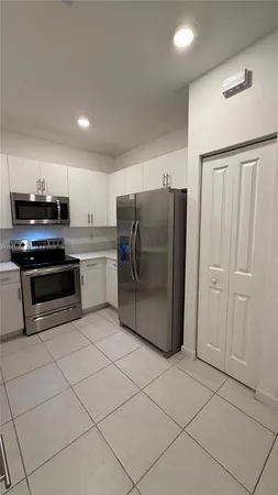 $2,775 | 947 Northeast 211th Street, Unit 947, Miami, FL 33179