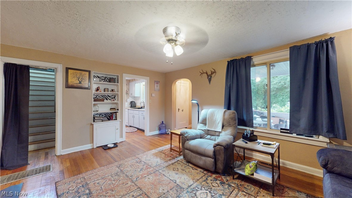 956 Braun Road Belpre, OH 45714 - Photo 13 of 44 LARGE LIVING ROOM W BUILT-IN BOOKSHELVES