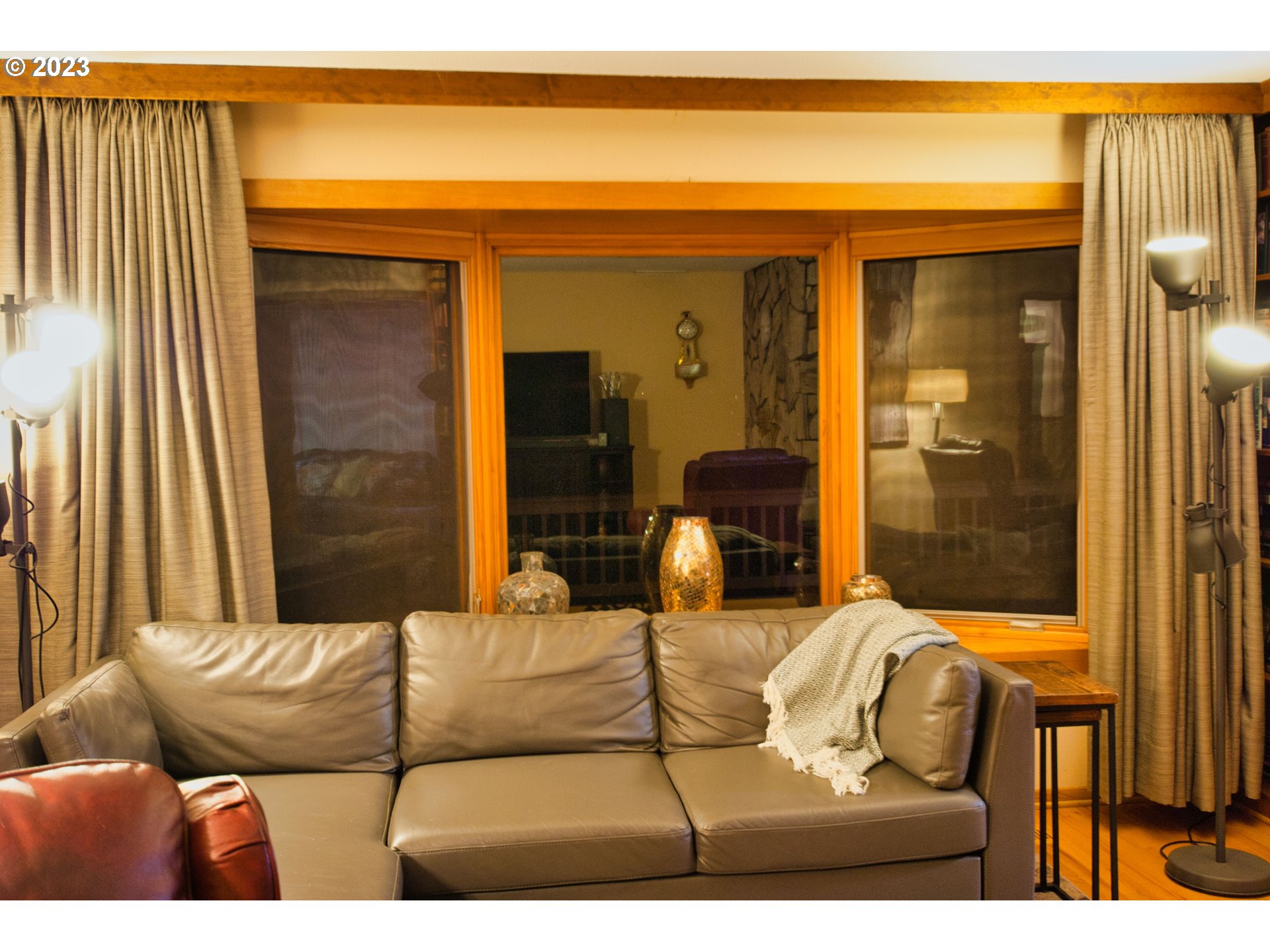 8181 Labish Center Road Northeast Silverton, OR 97381 - Photo 22 of 43 a living room with furniture and a potted plant