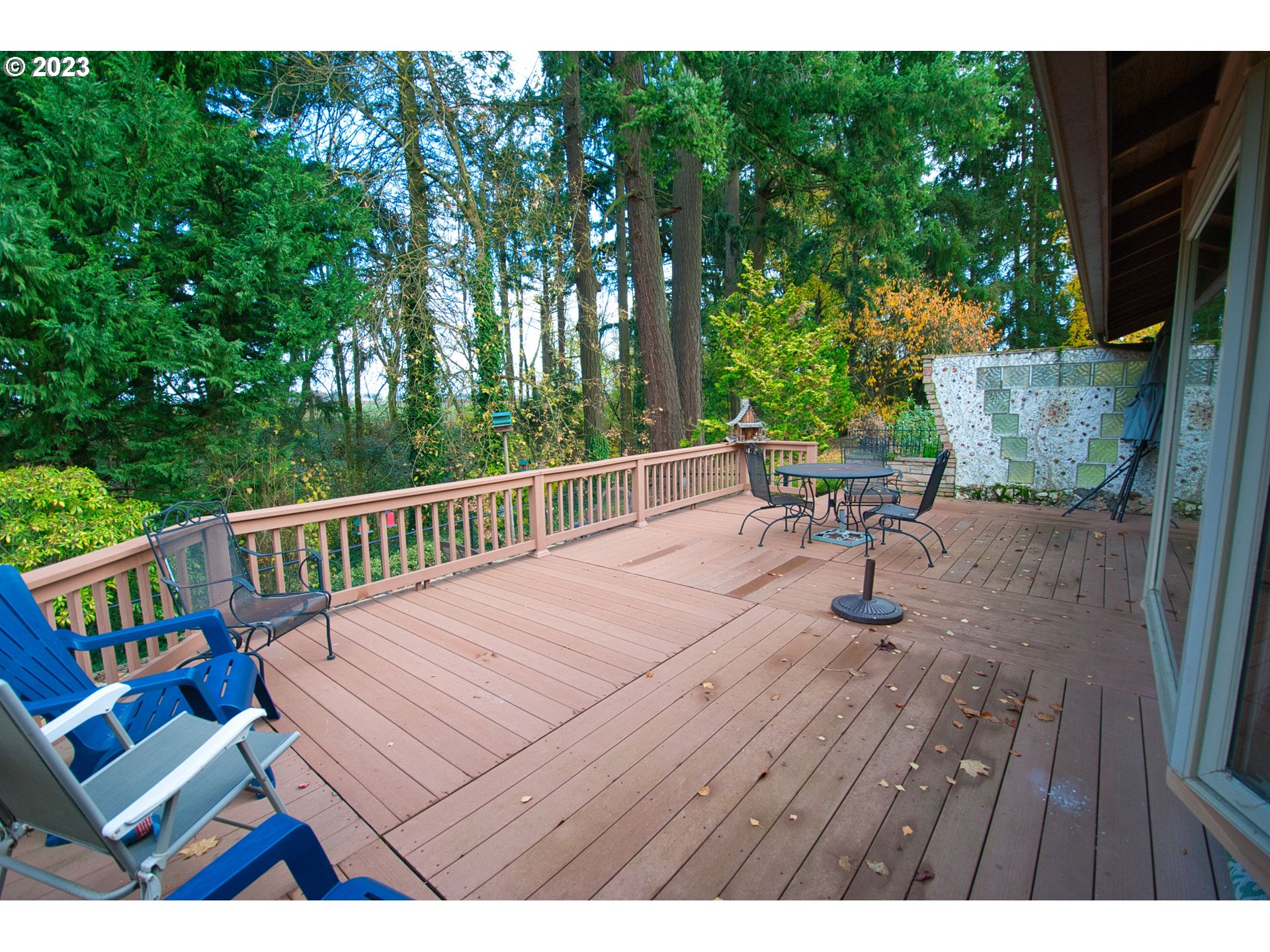 8181 Labish Center Road Northeast Silverton, OR 97381 - Photo 9 of 43 a view of deck with patio