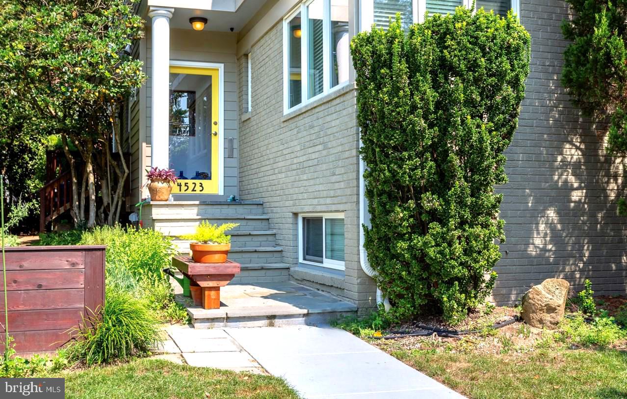4523 Q Lane Northwest Washington, DC 20007 - Photo 4 of 55