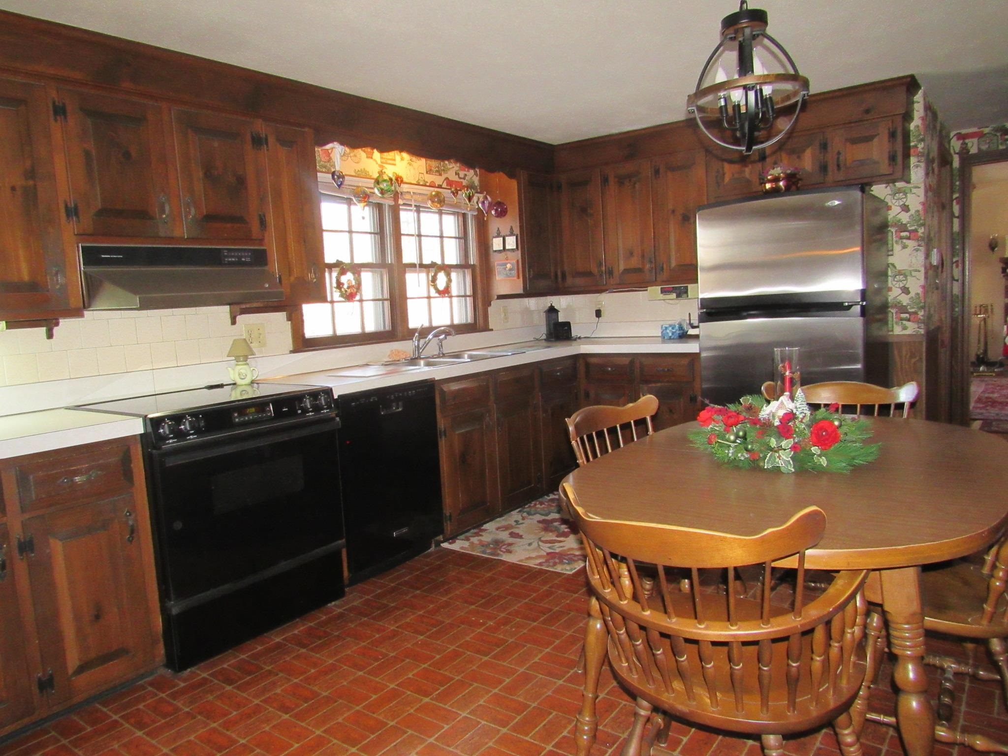 17 Garrison Road Salem, NH 03079 - Photo 14 of 41