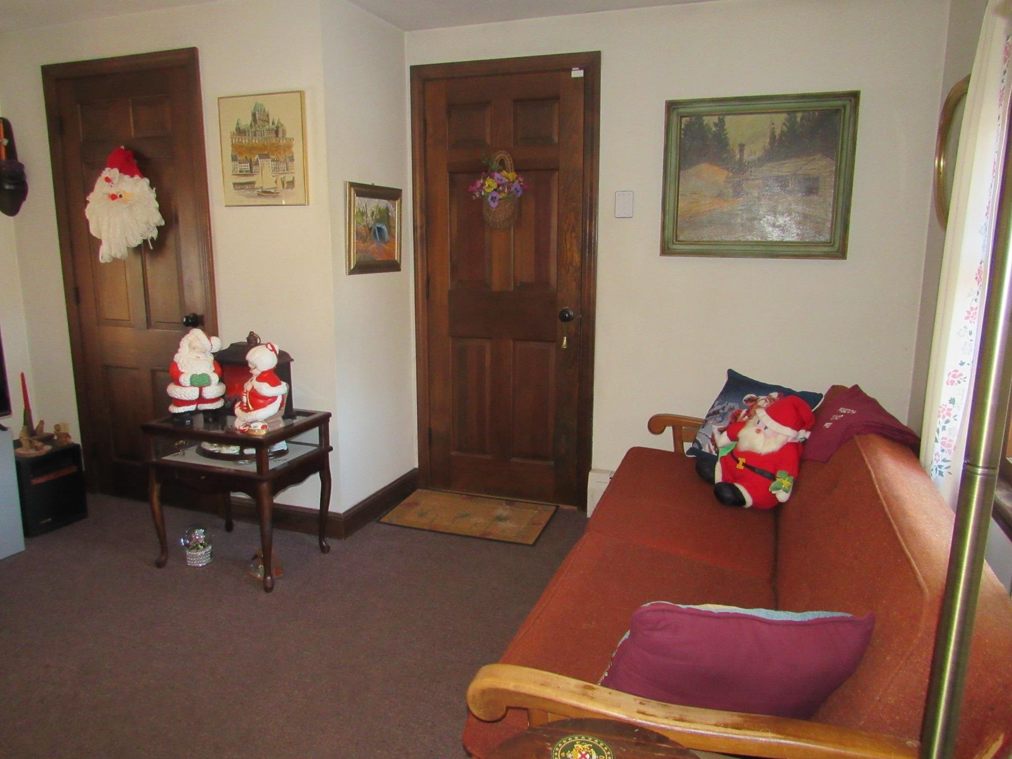 17 Garrison Road Salem, NH 03079 - Photo 3 of 41