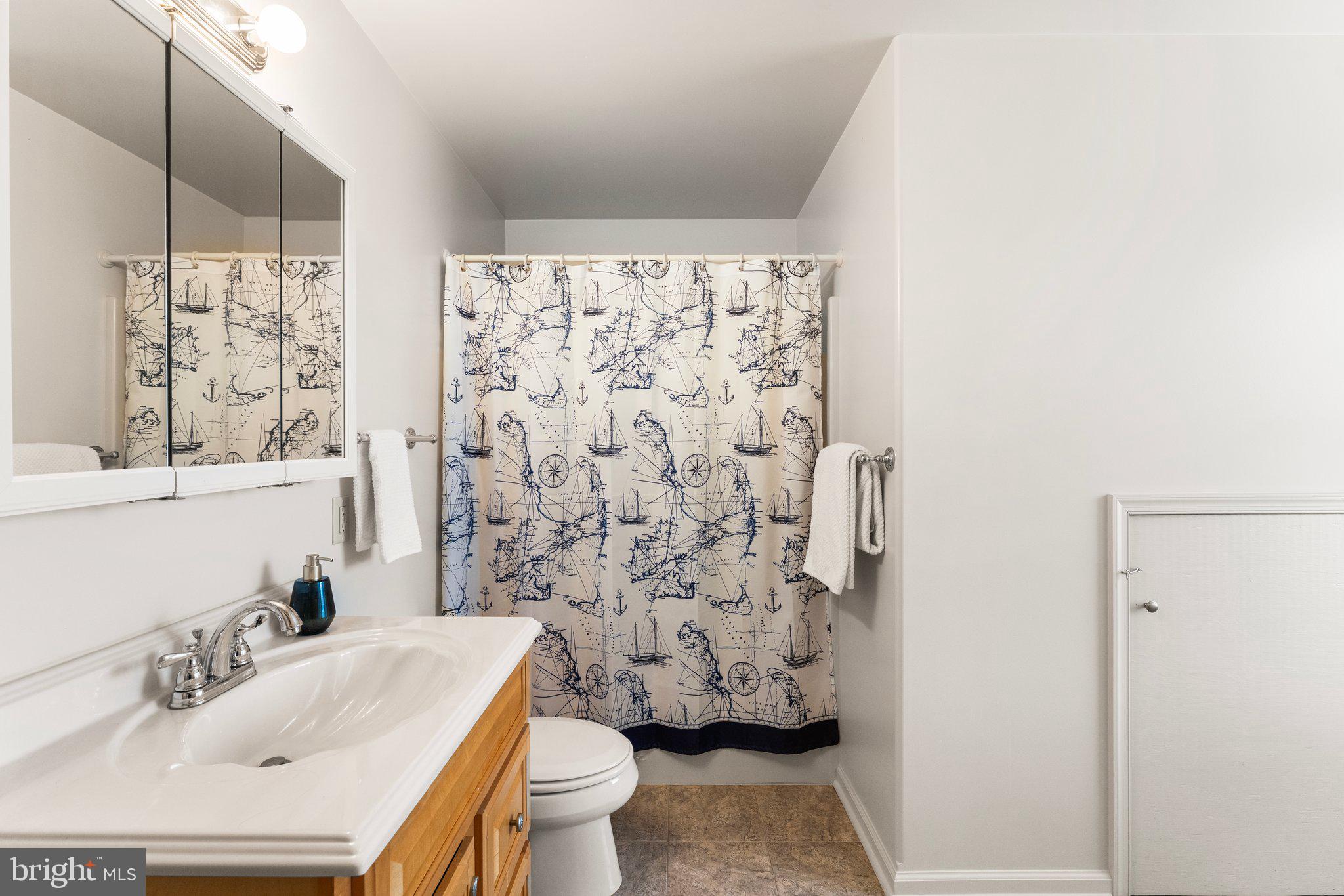 367 Edgewater Lane Montross, VA 22520 - Photo 34 of 60 Upstairs bathroom