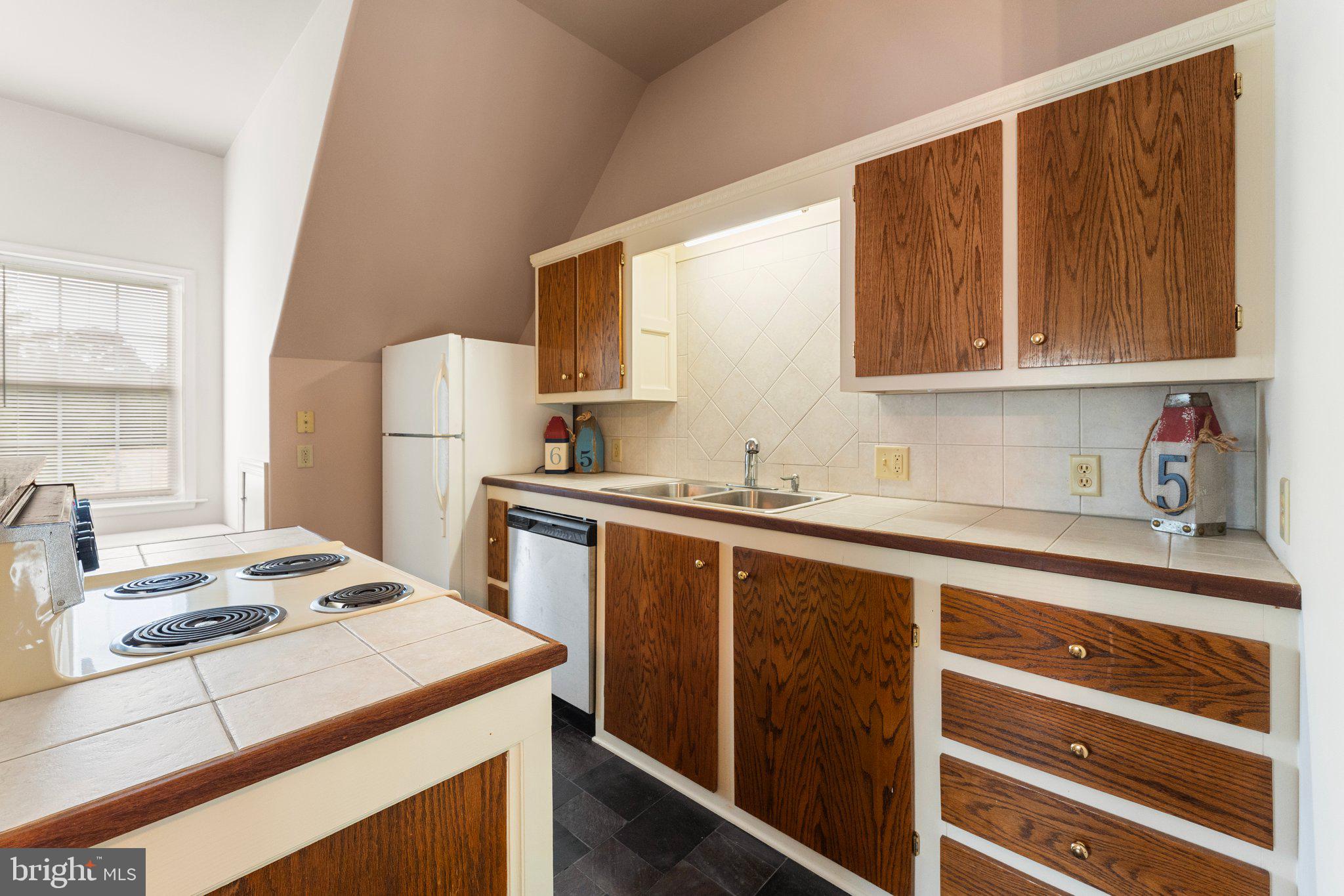 367 Edgewater Lane Montross, VA 22520 - Photo 45 of 60 Apartment kitchen