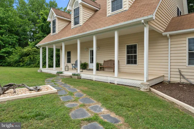 $695,000 | 367 Edgewater Lane, Montross, VA 22520