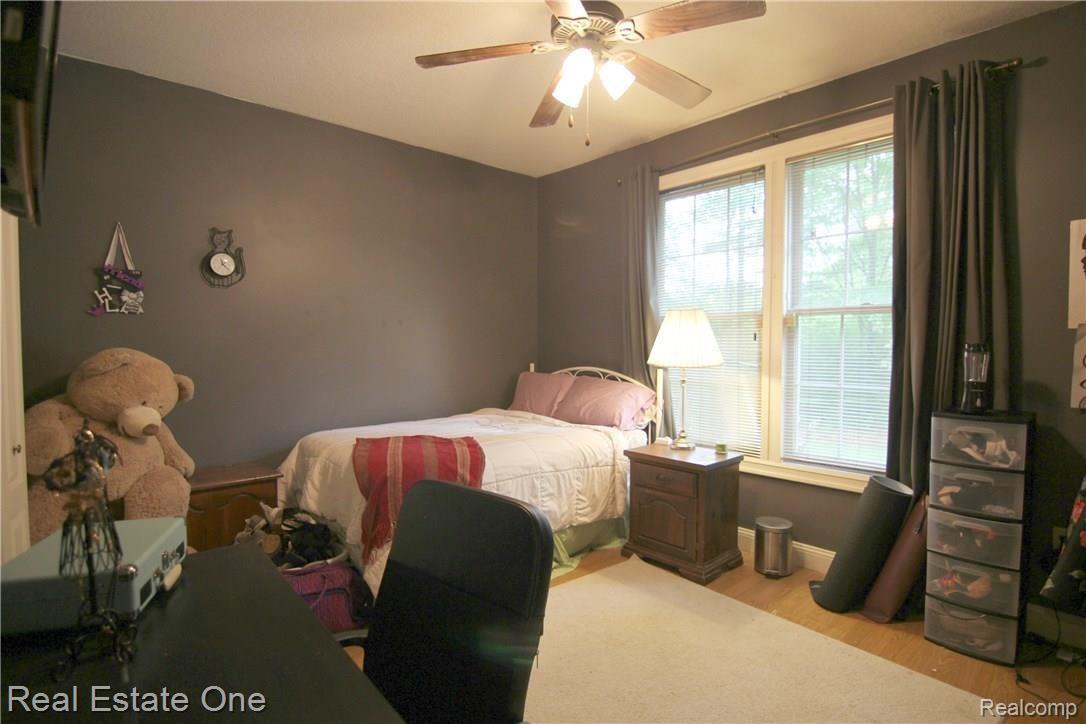 29223 Crawford Road Romulus, MI 48174 - Photo 26 of 36 jCrawford Rd Bedroom 2.jpg