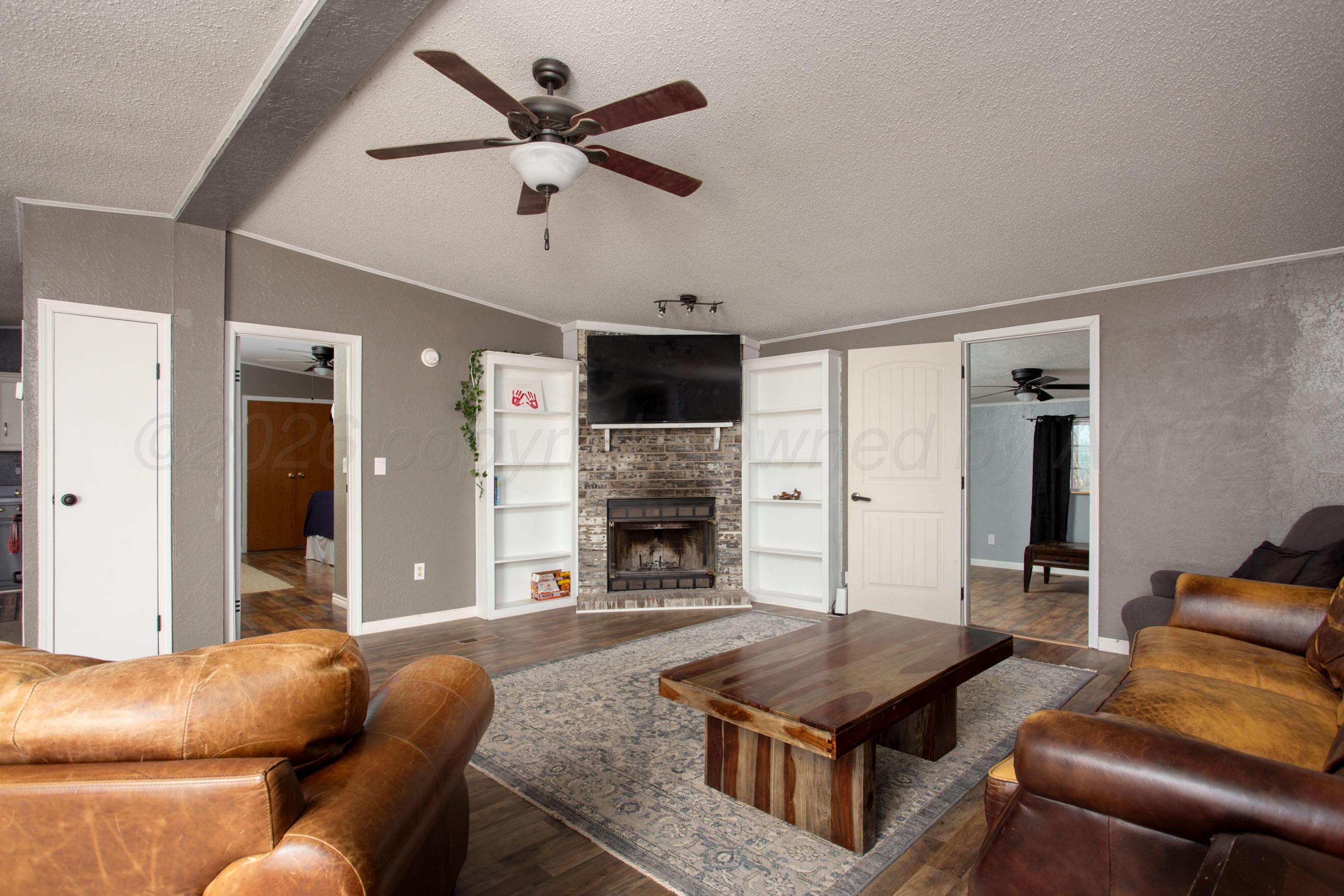 9707 Strawman Trail Amarillo, TX 79108 - Photo 3 of 32 Living Room