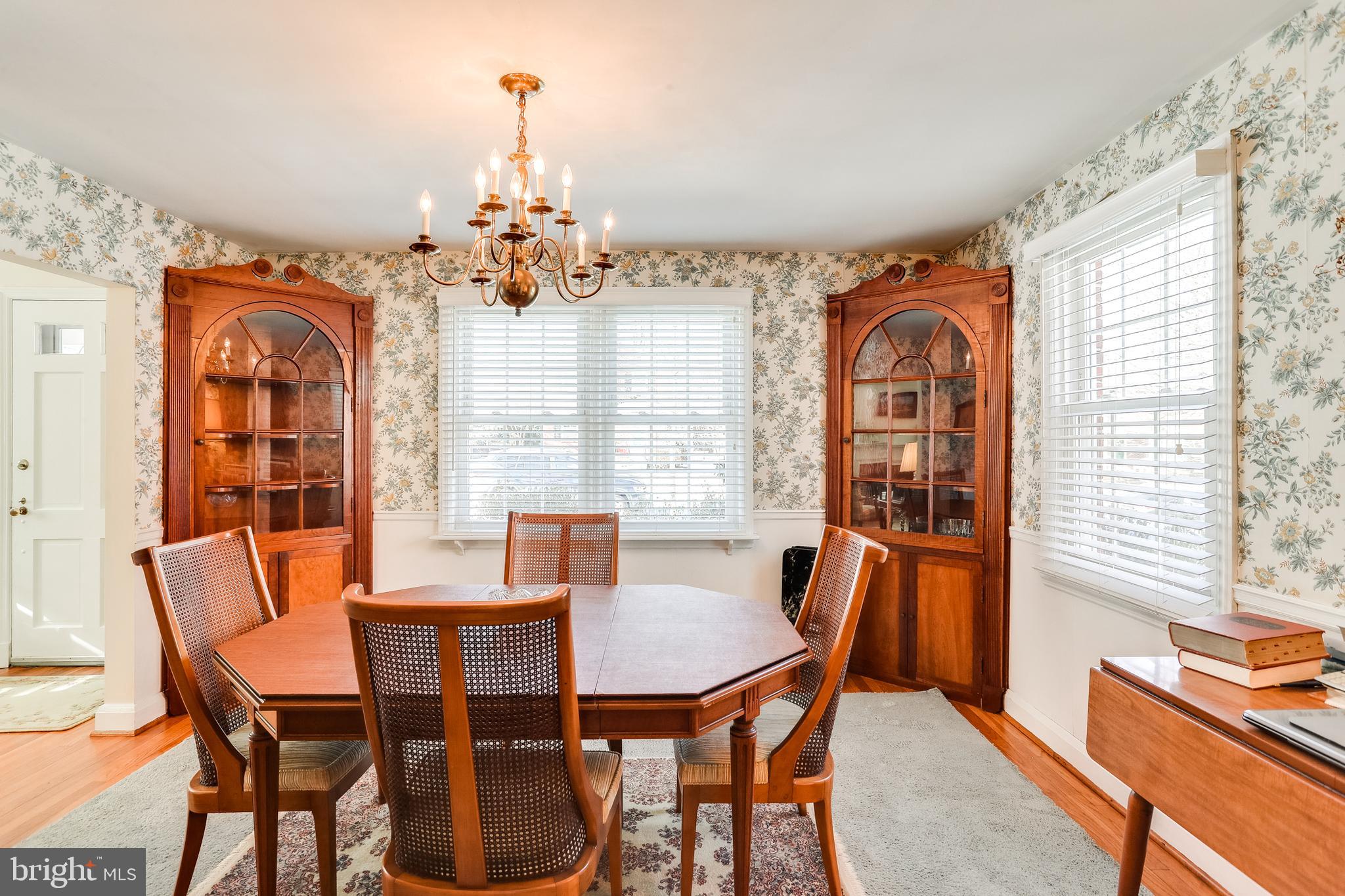 31 Dunmore Road Baltimore, MD 21228 - Photo 6 of 23 Large Dining Room with custom cabinets!