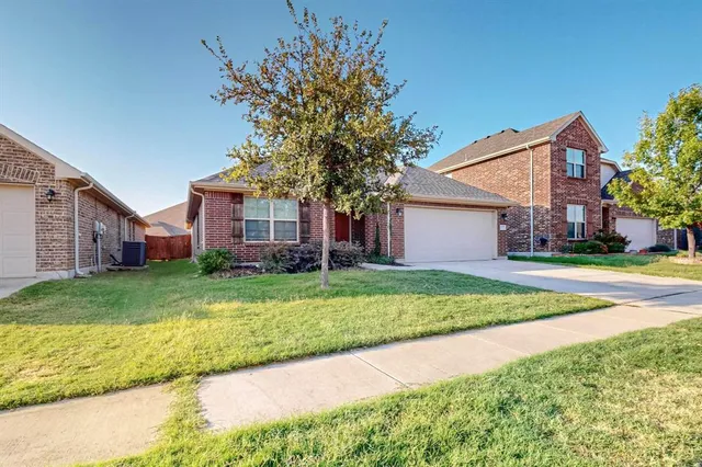 $2,550 | 4728 Meadow Green Trail, Fort Worth, TX 76244