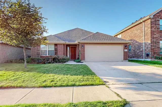 $2,550 | 4728 Meadow Green Trail, Fort Worth, TX 76244