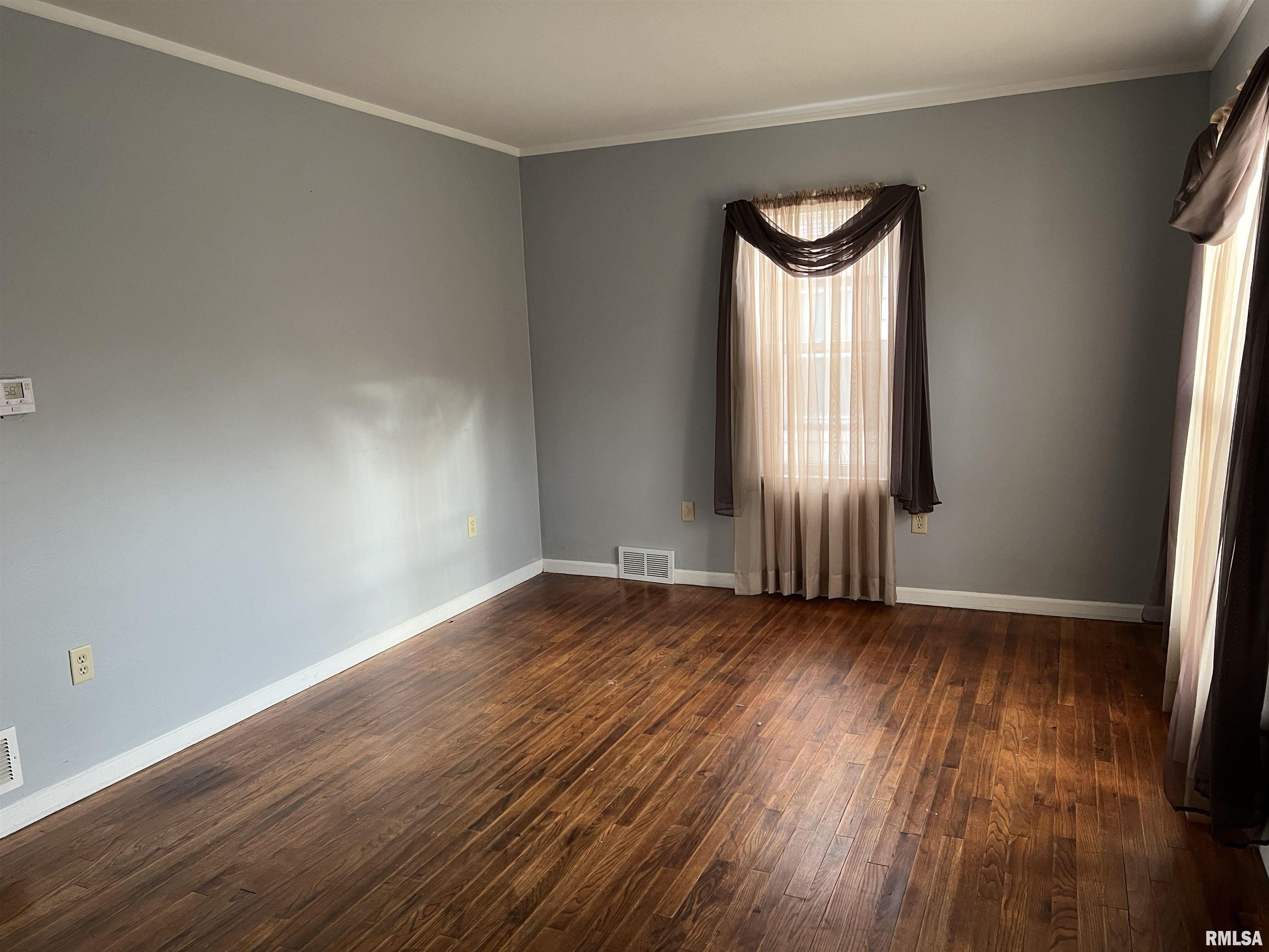 503 Waverly Road Davenport, IA 52804 - Photo 3 of 14 Gallery Image 3